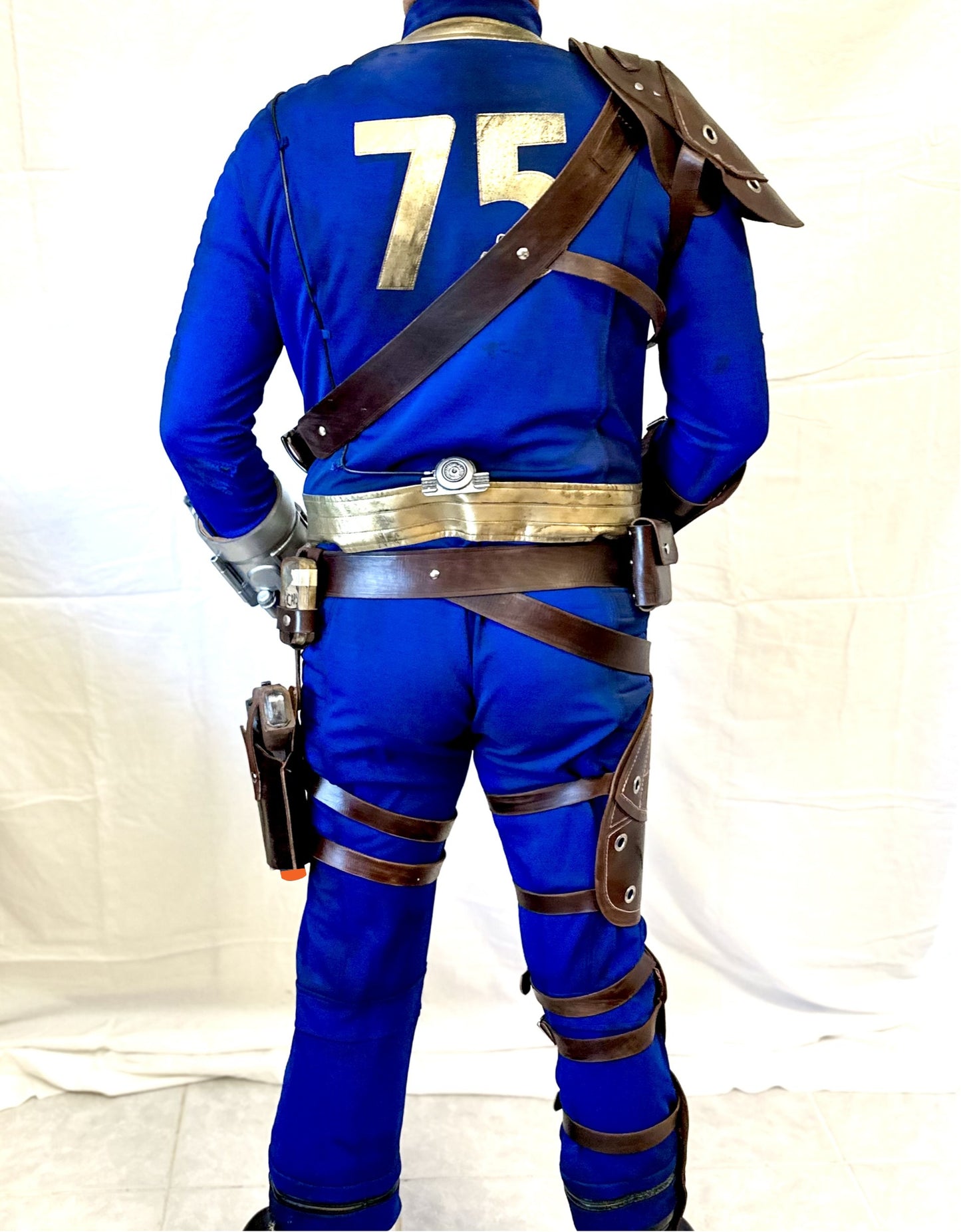 Fallout Leather Armor set - Shoulder, forearm, thigh, knee, and shin