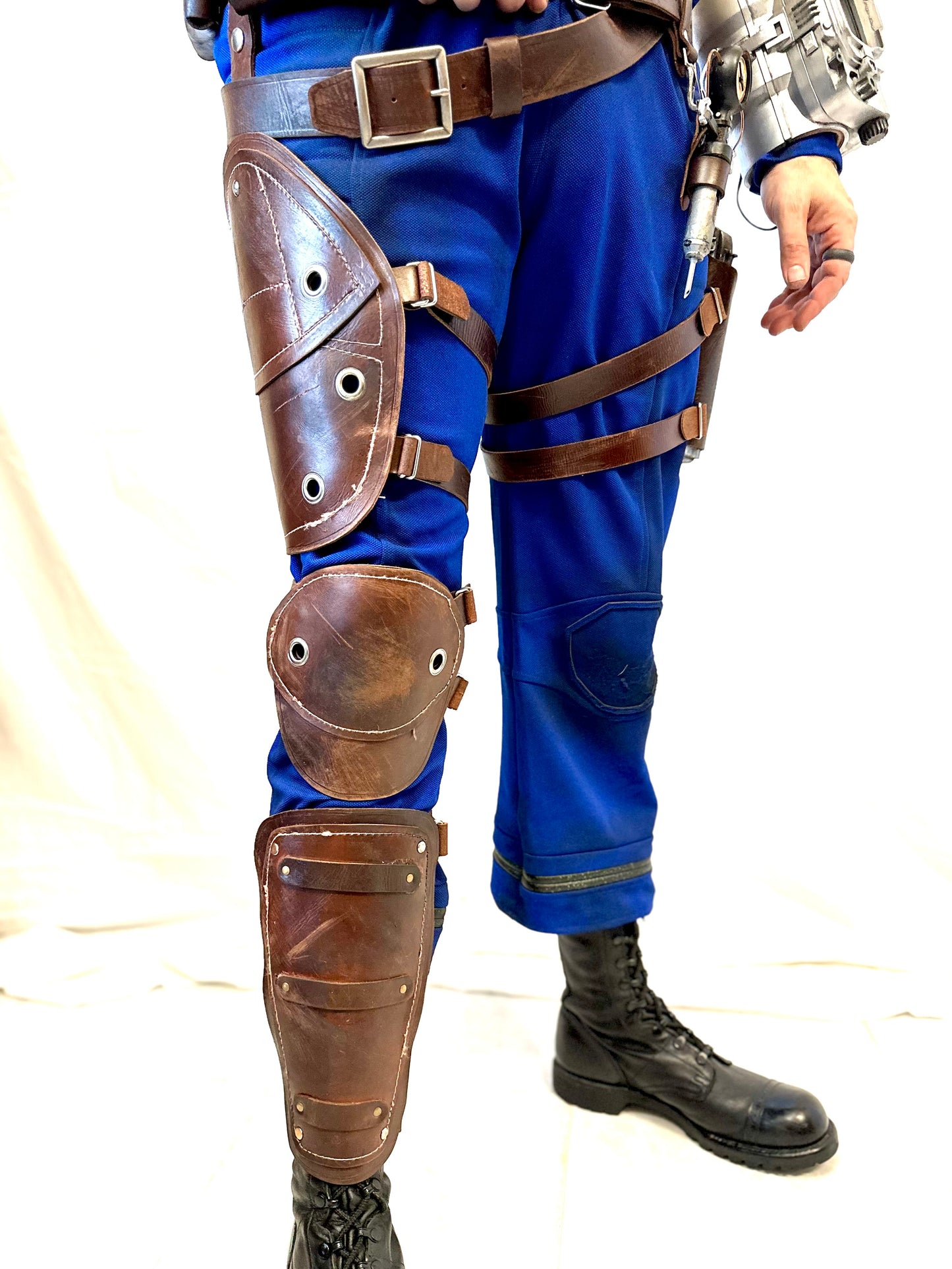 Fallout Leather Armor set - Shoulder, forearm, thigh, knee, and shin