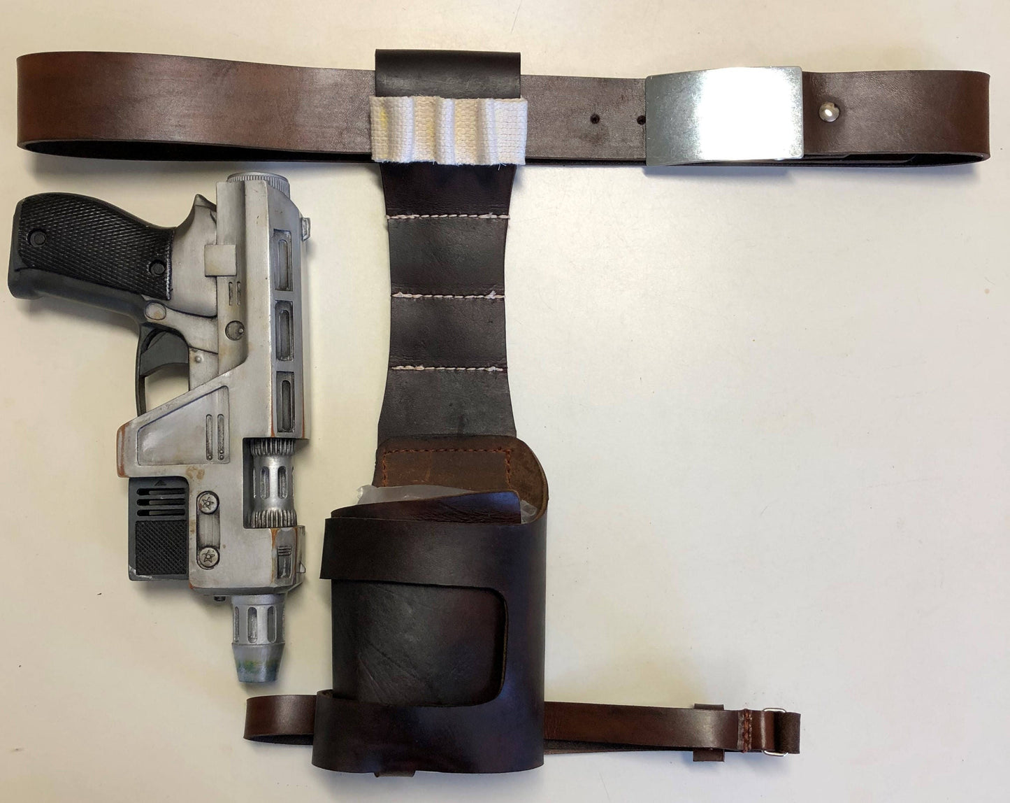 Poe Dameron Glie-44 Holster and belt Rig TLJ