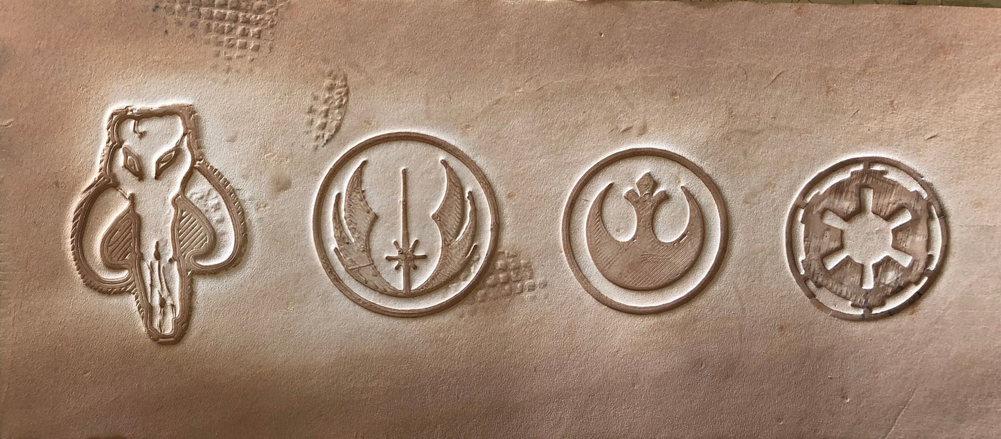 The Mandalorian Blaster Holster w/cover flap variant