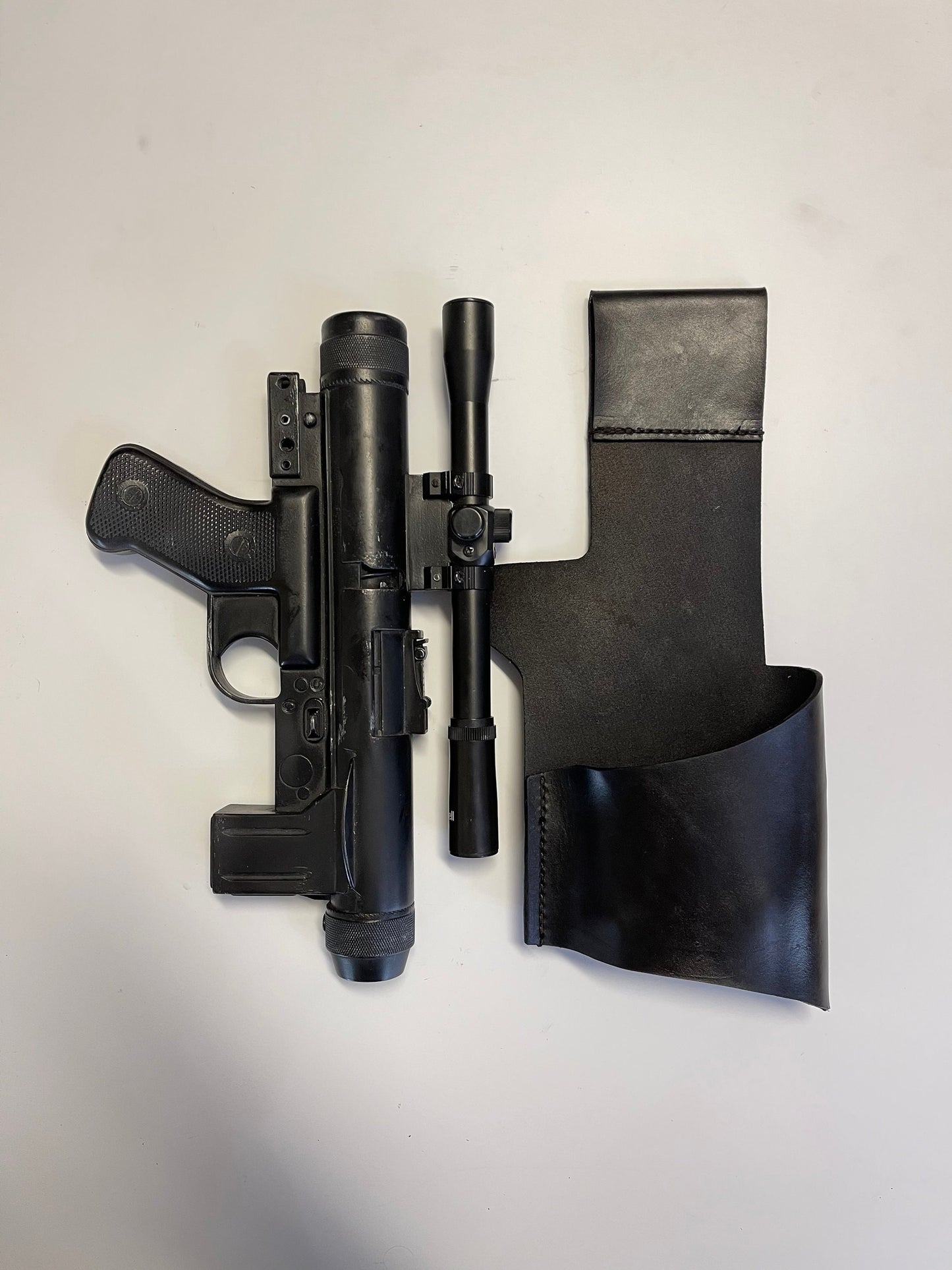 Male Imperial Officer SE-14R Holster from The Mandalorian
