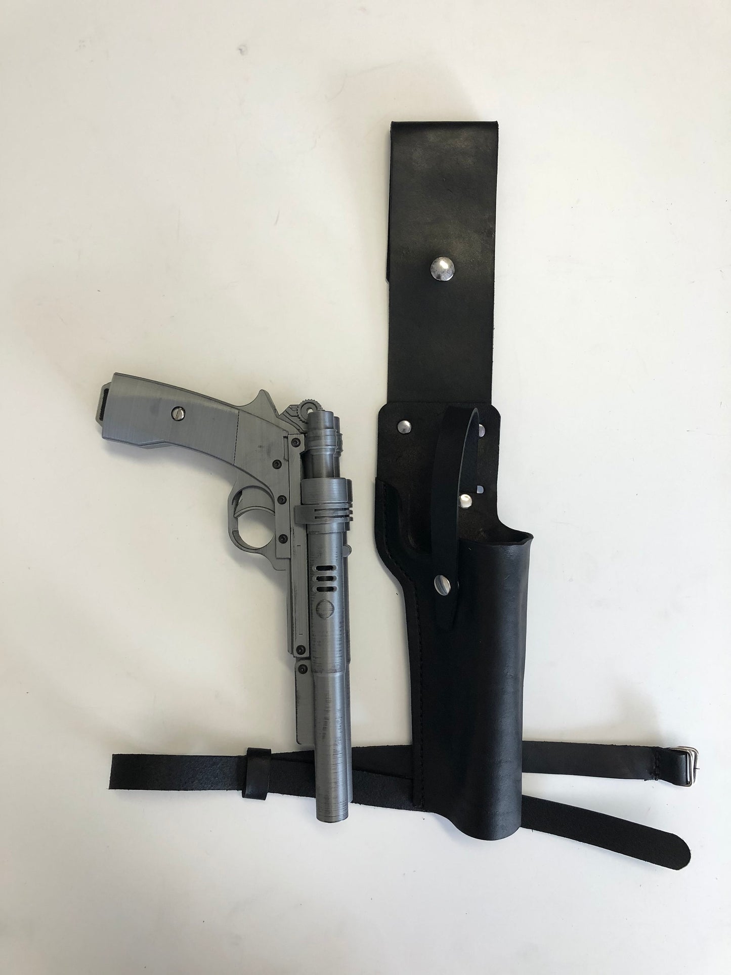 Qi’ra S-195 Blaster Holster