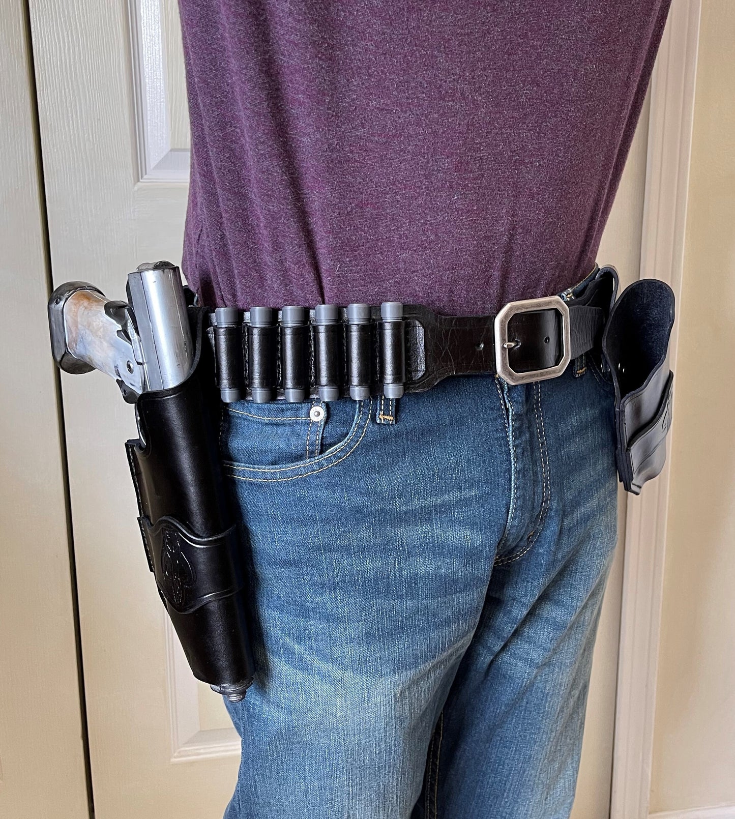 Westar 35 Mandalorian Belt & Double Holster w/ Mythosaur Skull Stamp
