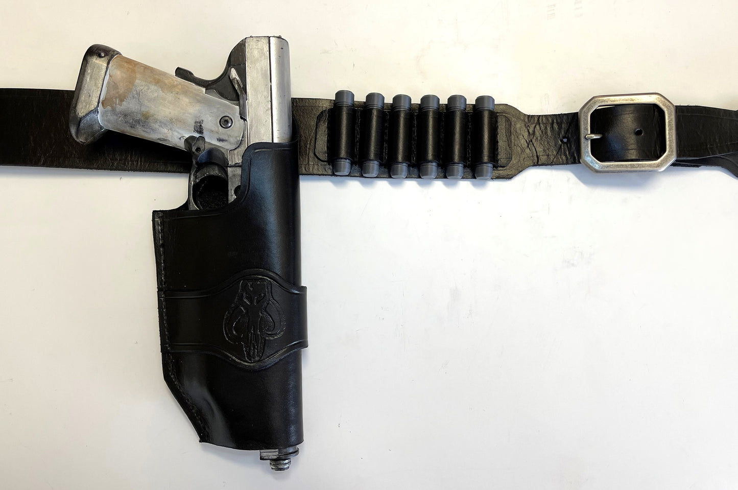 Westar 35 Mandalorian Belt & Double Holster w/ Mythosaur Skull Stamp