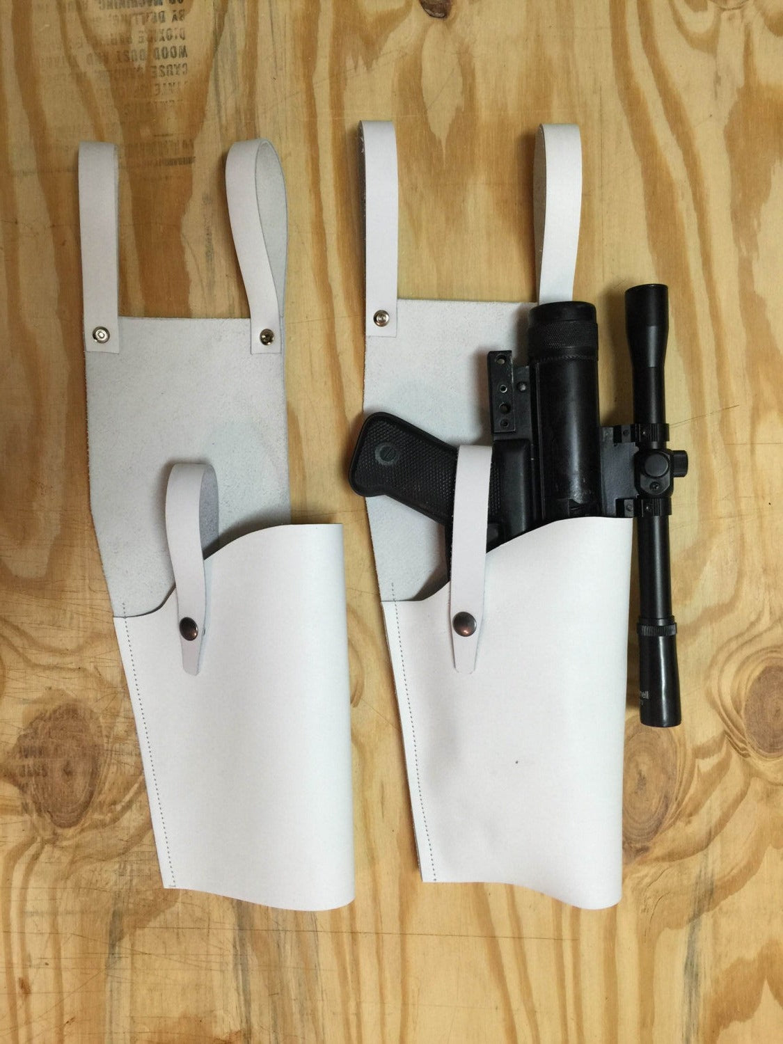 SE-14R Holster in White