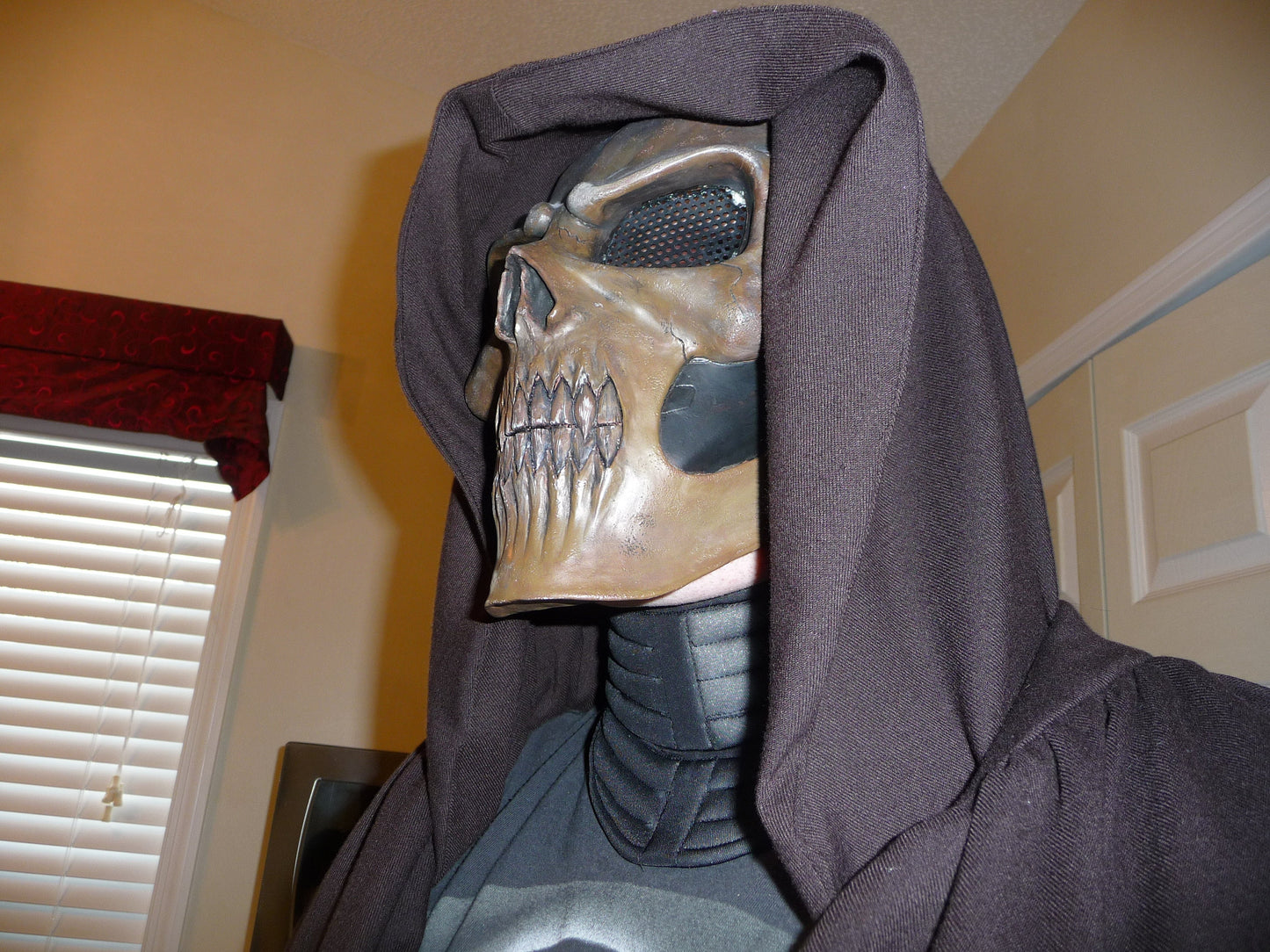 SWTOR Sith Acolyte Neck Seal