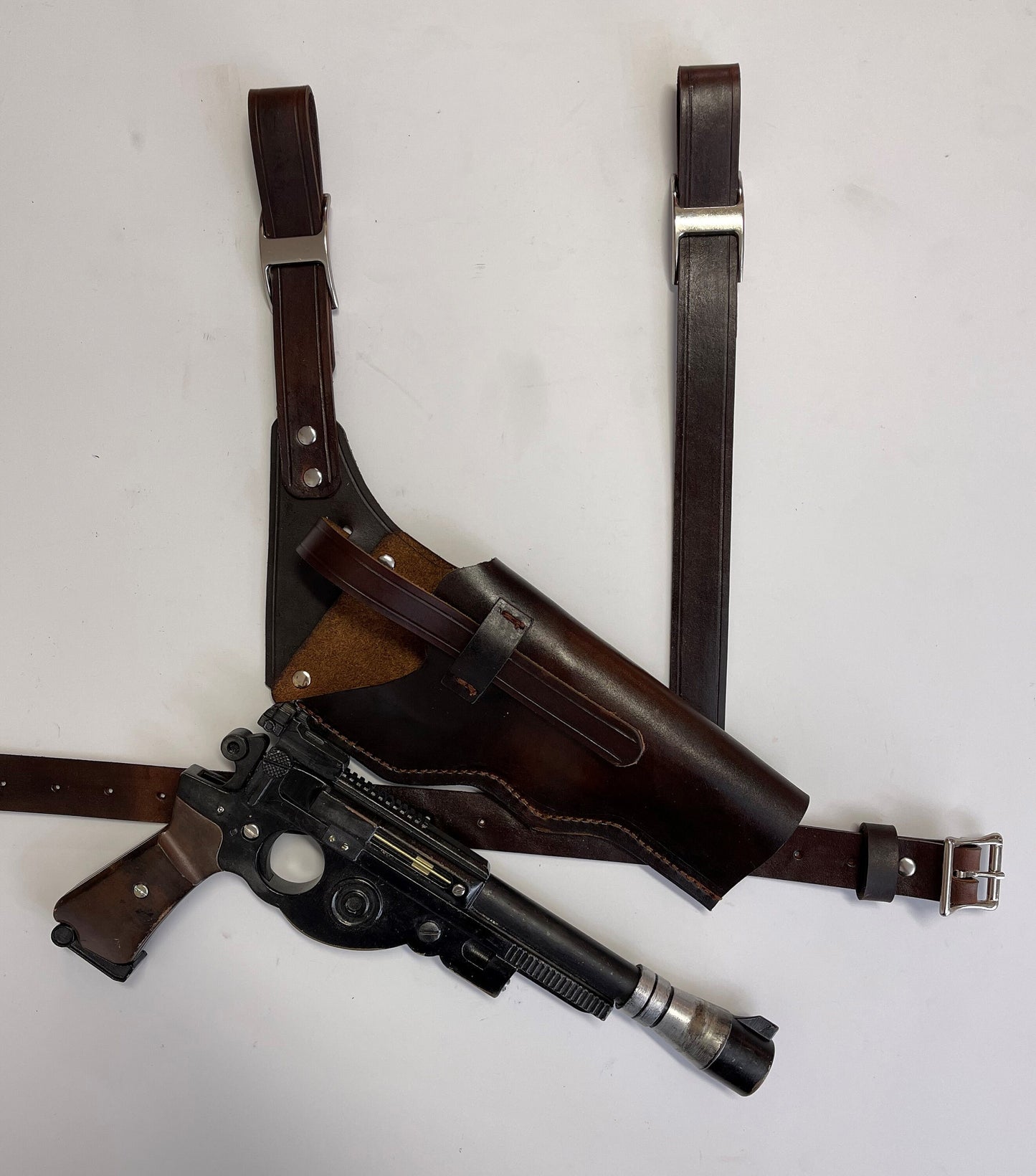 The Mandalorian gun slinger Cross Draw Holster